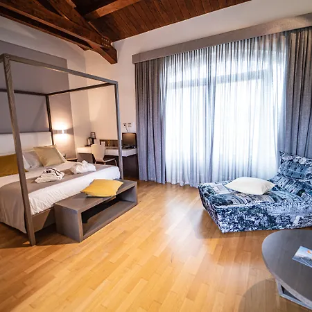 ケーブ デル ソーレ 4* マテーラ